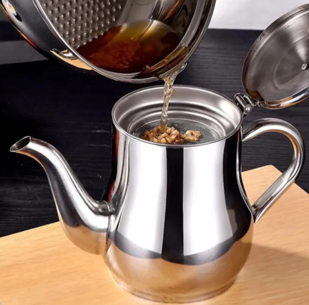 Oil dispenser pot